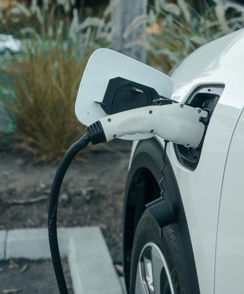 hardwired vs plug in ev charger
