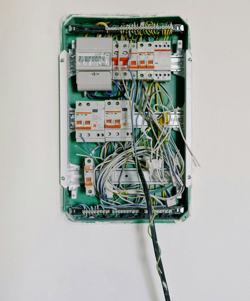 signs you need electrical panel repair